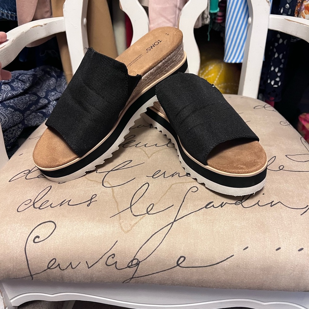 Toms Black and Tan Women's Sandals